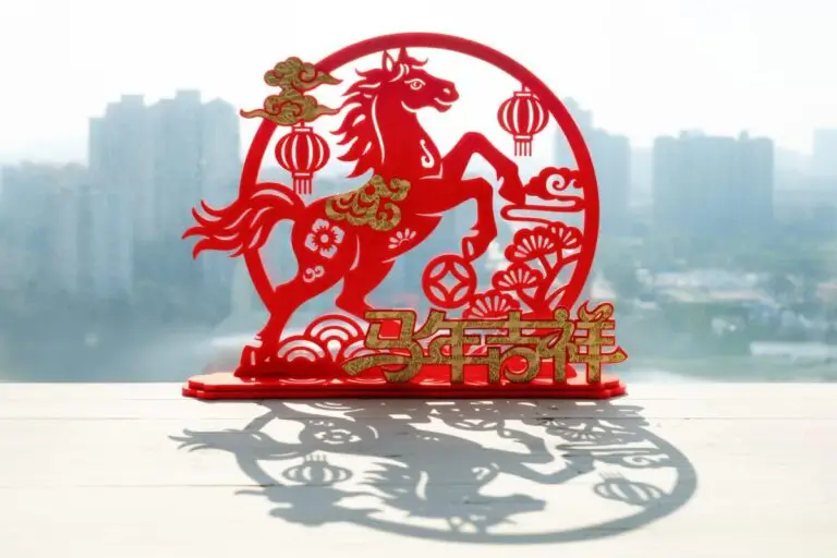 Horoscop chinezesc: 4 zodii scapă de o povară grea