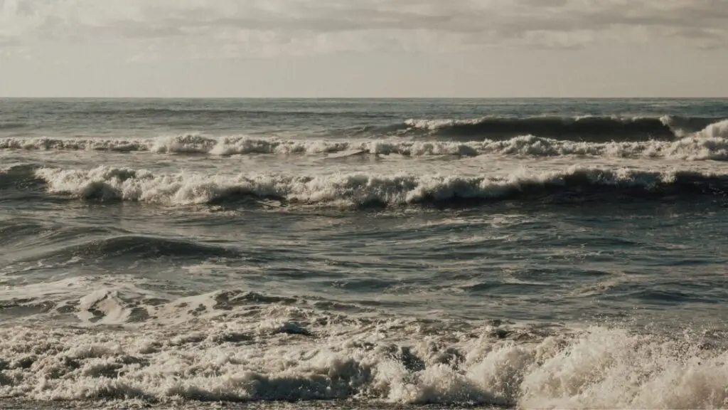 Meditație ghidată: cum să te odihnești în prezent - Familie fericită