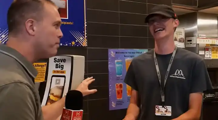 Young McDonald’s Employee Pays for Stranger’s Meal, Then Gets a Surprise of His Own