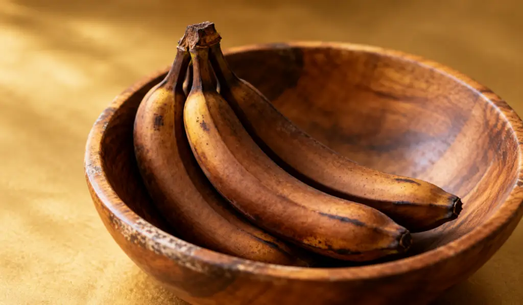 De ce se înnegresc bananele repede în fructieră - Corp sănătos