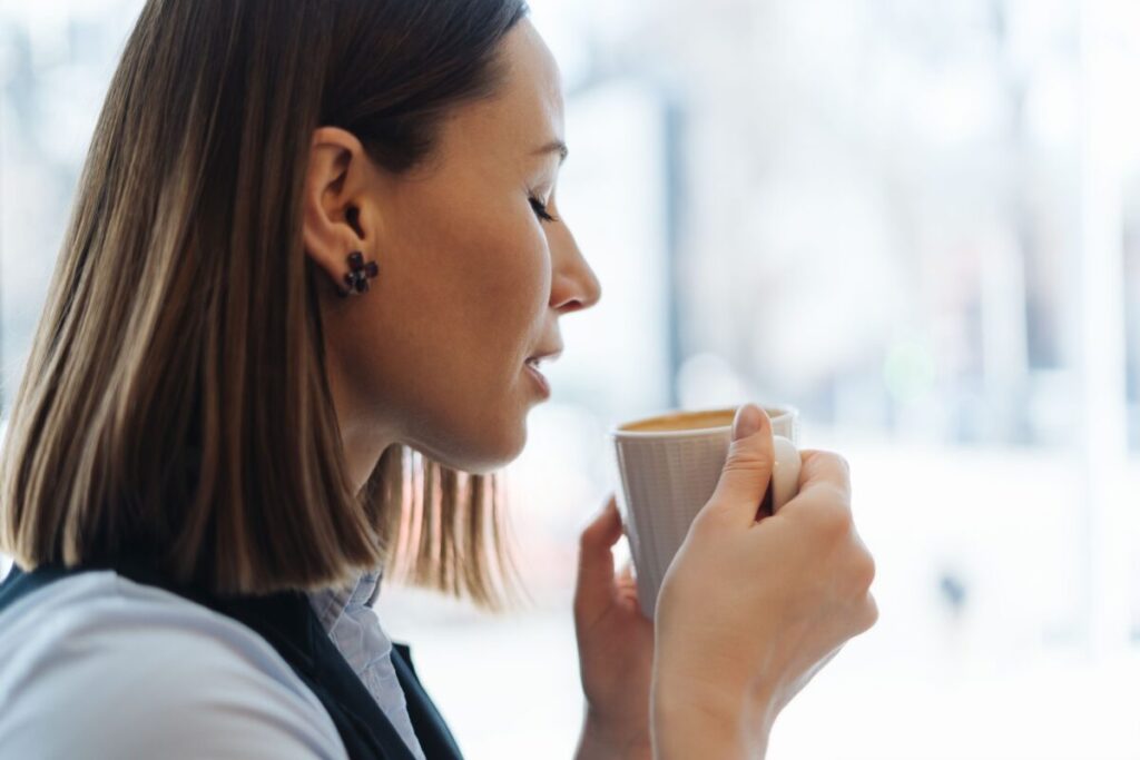 Până la ce oră poți bea cafea ca să dormi bine - Corp sănătos