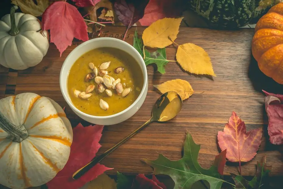 Ciorbă de Dovleac și Linte Roșie cu Lapte de Cocos și Curry
